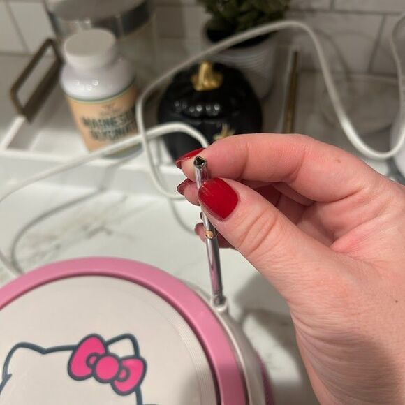 Y2K Hello Kitty AM/FM Radio CD Player VTG Boombox AUX Pink White Sanrio 2012 - Picture 6 of 8